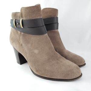 GIANI BERNINI Calae Memory Foam Suede Booties